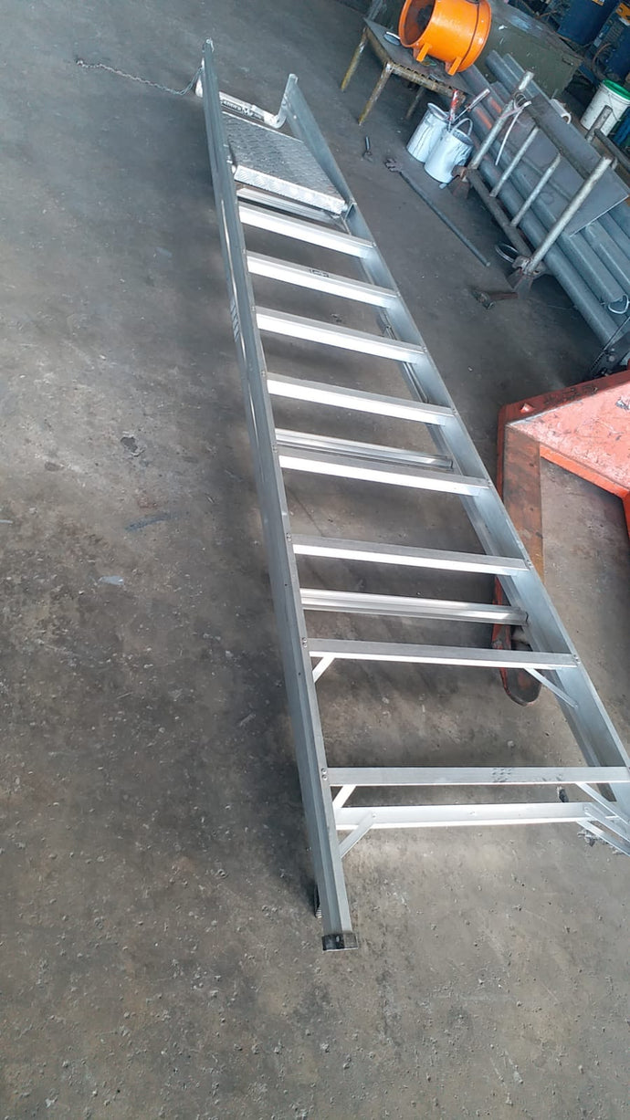 Heavy duty ladder (9step)